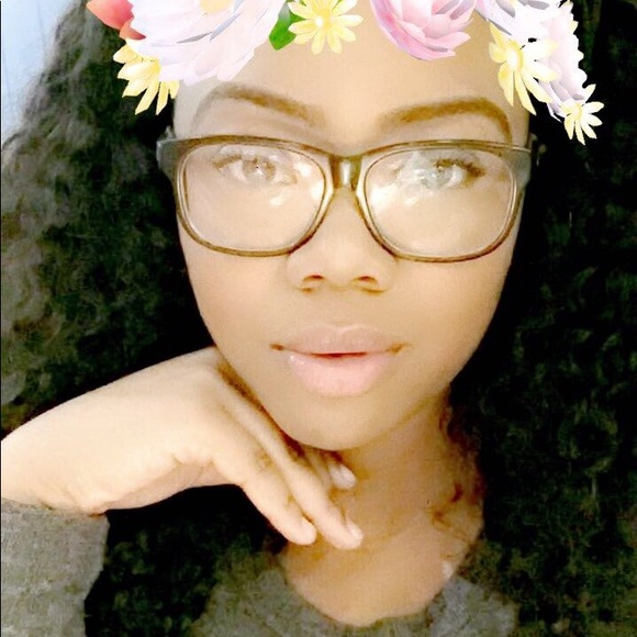 Profile Picture of Shawna Grant (@shawna4120) on Poshmark