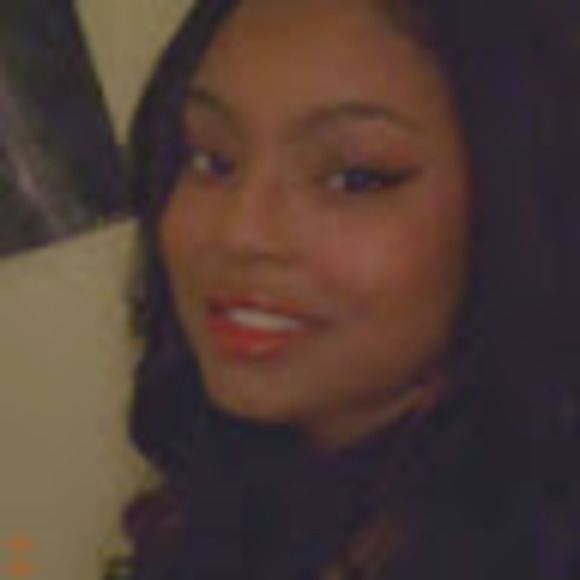 Profile Picture of Jazmyn Sampson (@jazzy75sampson) on Poshmark
