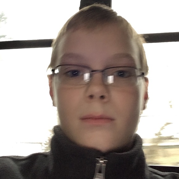 Profile Picture of Tyler Ott (@tylerott2) on Poshmark
