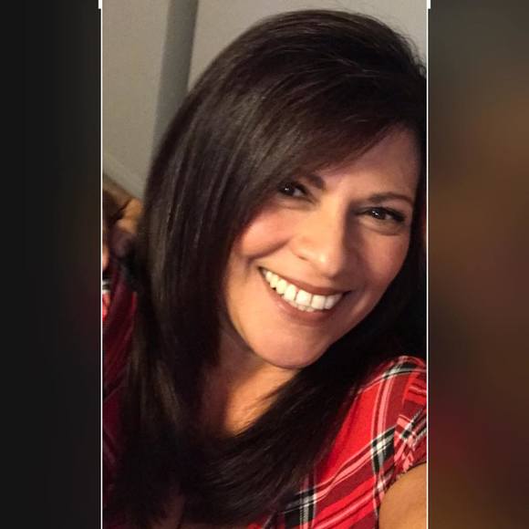 Profile Picture of Roberta Walker (@rlwalker65) on Poshmark
