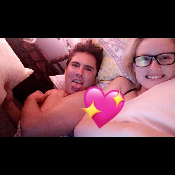 Profile Picture of Hunter Doggett (@hunterkelsey505) on Poshmark