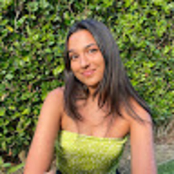 Profile Picture of Rekha Hargens (@rekhahargens) on Poshmark