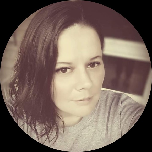 Profile Picture of Chasity Beeman (@chasitybeeman) on Poshmark