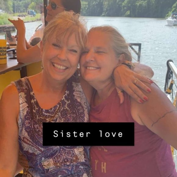 Profile Picture of Christi Bechtold (@csb1098) on Poshmark