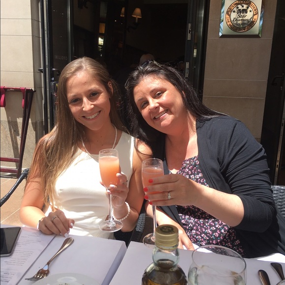 Profile Picture of Adrienne Mogavero (@avero328) on Poshmark