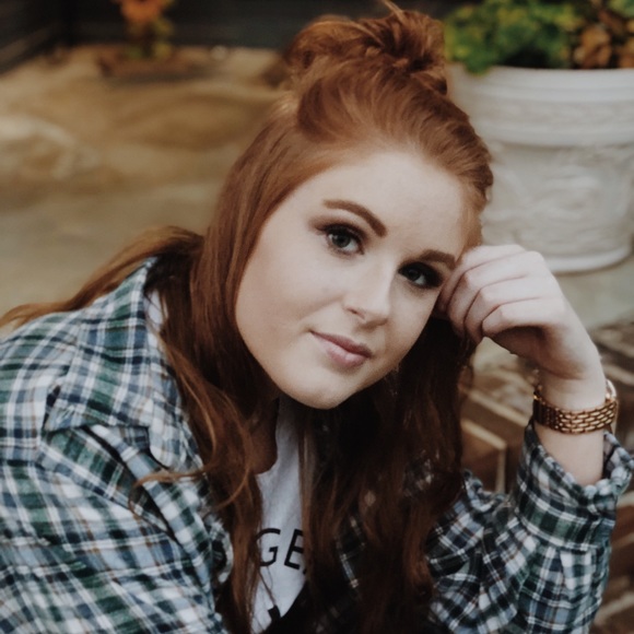 Profile Picture of Megan Linnemann (@megan04132003) on Poshmark
