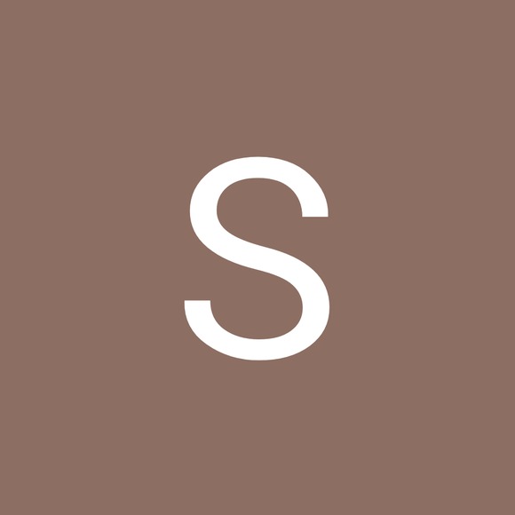 Profile Picture of Skylie Roskow (@roskowskylie) on Poshmark