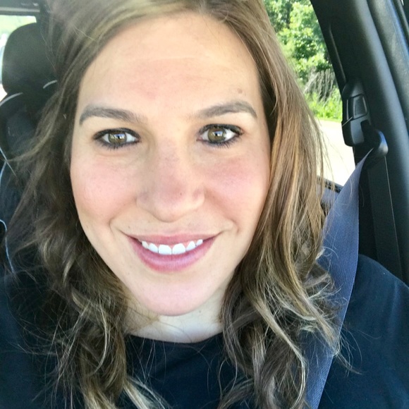 Profile Picture of Megan Larsen (@mlarsen911) on Poshmark