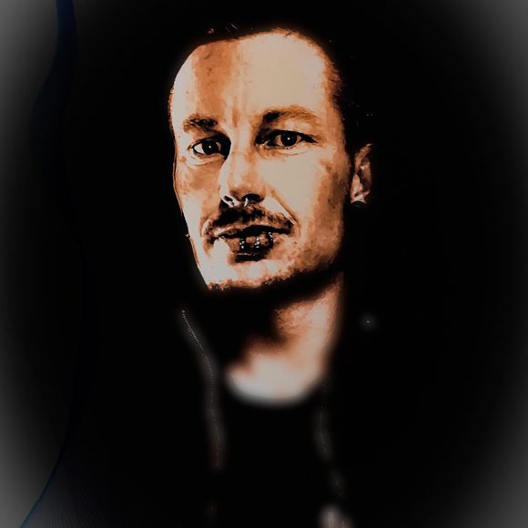 Profile Picture of Chuck Sakers (@chuckalo41) on Poshmark