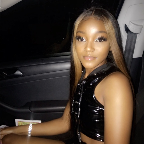 Profile Picture of Imani Roberts (@imaniaroberts) on Poshmark