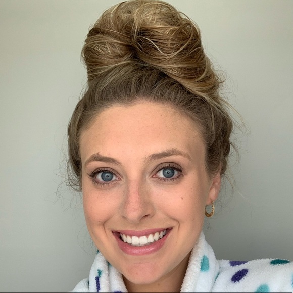 Carlie Pressler - Poshmark Profile Picture of Carlie Pressler (@carliepressler) on Poshmark