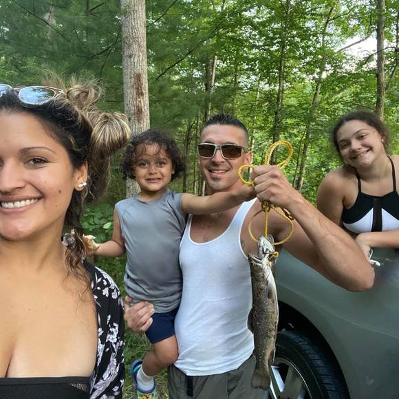 Profile Picture of Daniel Etchebarne (@danrtch05) on Poshmark