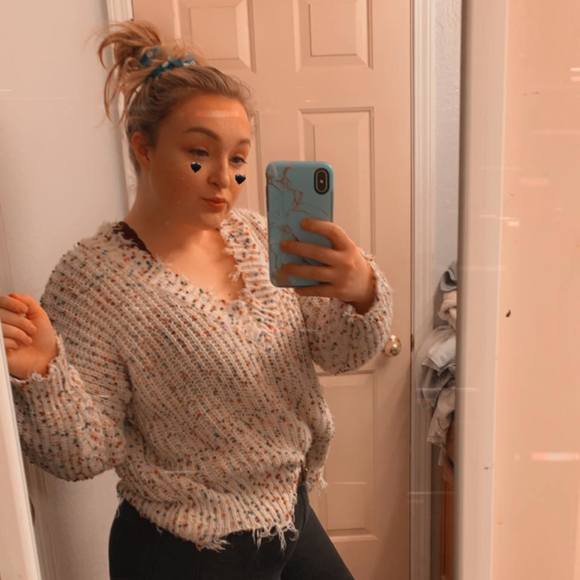 Profile Picture of Makayla Sixta (@kaylasixta) on Poshmark