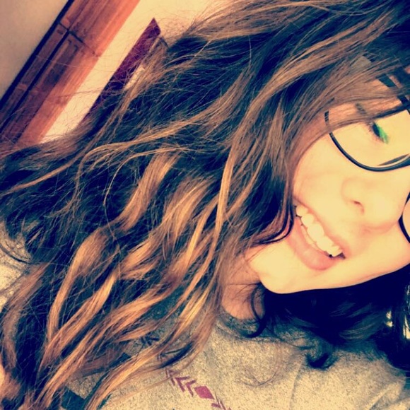 Profile Picture of Kennedy Shippee (@kennedyrose1234) on Poshmark