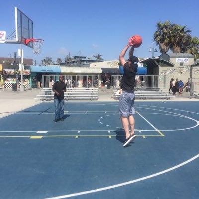 Profile Picture of Mark Langstaff (@BobbyLightBoss) on Twitter