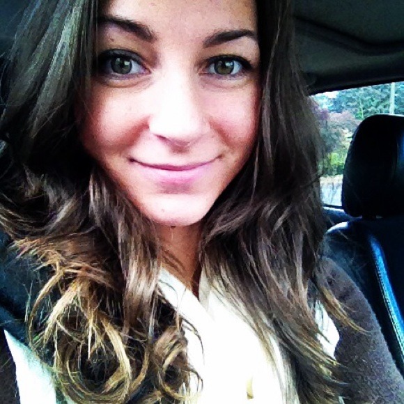 Profile Picture of Carly Daniels (@carlyjane) on Poshmark