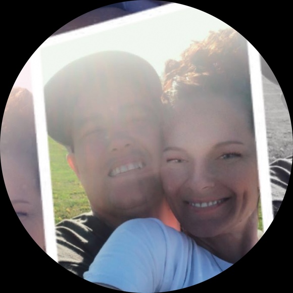 Profile Picture of Krystal Descheda (@descheda27) on Poshmark