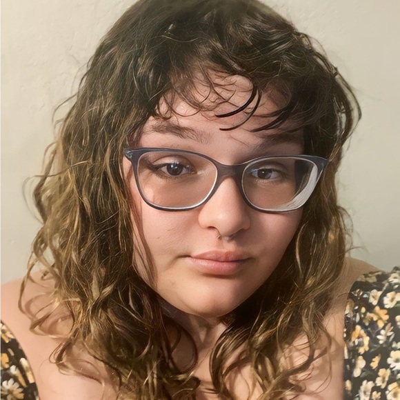 Profile Picture of Jacqueline Goellner (@jackie__06) on Poshmark