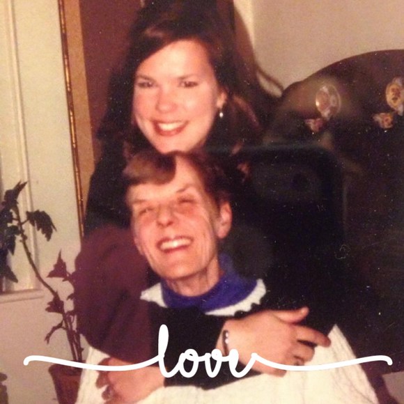 Profile Picture of Julia Warner (@jhat10) on Poshmark