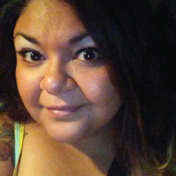 Profile Picture of Amanda Bazzano (@amanda1529) on Poshmark