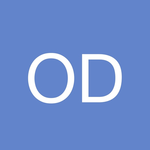 Profile Picture of Olga Dakis (@oggi27) on Poshmark