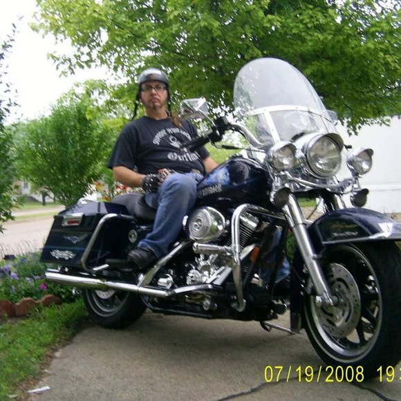 Profile Picture of Larry Parsons (@larryyharley) on Poshmark