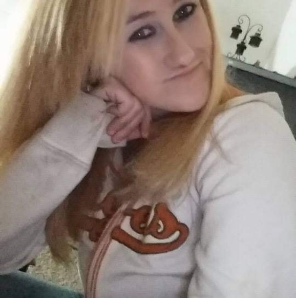 Profile Picture of Dannynkrystal Bassett (@dannynkrystalb) on Poshmark