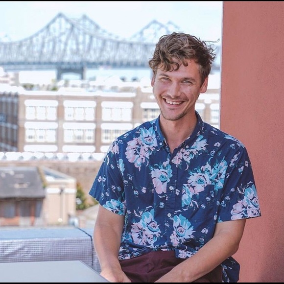 Profile Picture of Alex Galbraith (@alexwgalbraith) on Poshmark