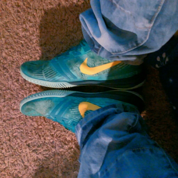 Profile Picture of David mendoza Mendoza (@deadking67) on Poshmark