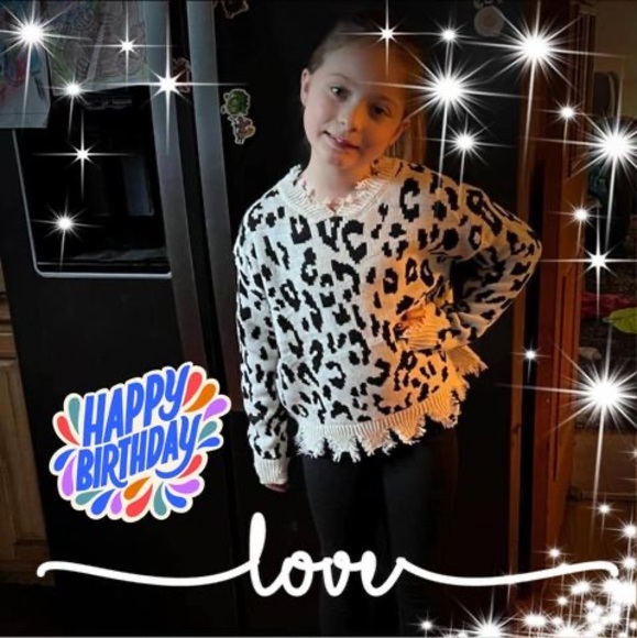 Profile Picture of Lori Holbrook (@loriholbrook548) on Poshmark