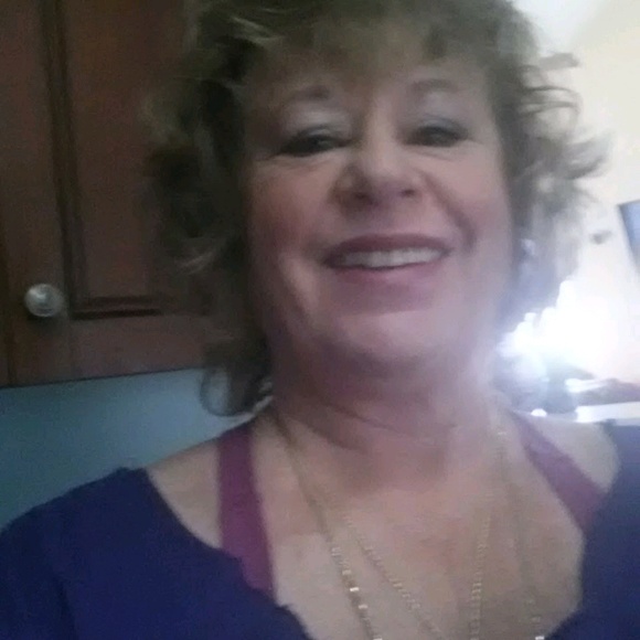 Terry Fallatt - Poshmark Profile Picture of Terry Fallatt (@tlfallatt) on Poshmark