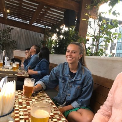 Profile Picture of Jenn Prange (@jenyfromdablokk) on Twitter