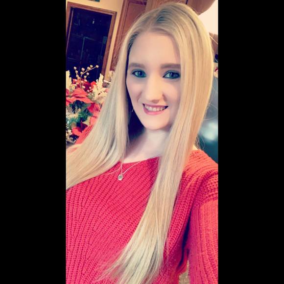 Profile Picture of Alyssa Casaccio (@alyssacass) on Poshmark