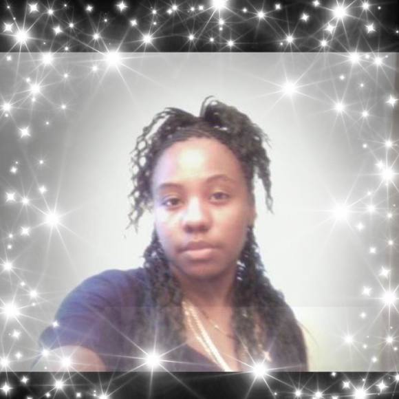 Profile Picture of Chantay Chantay (@chantay81) on Poshmark