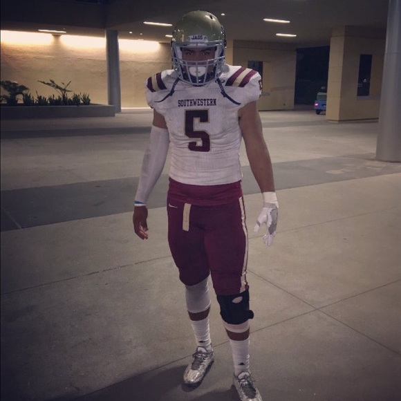 Profile Picture of Moli Faalogo (@mfaalogo98) on Poshmark