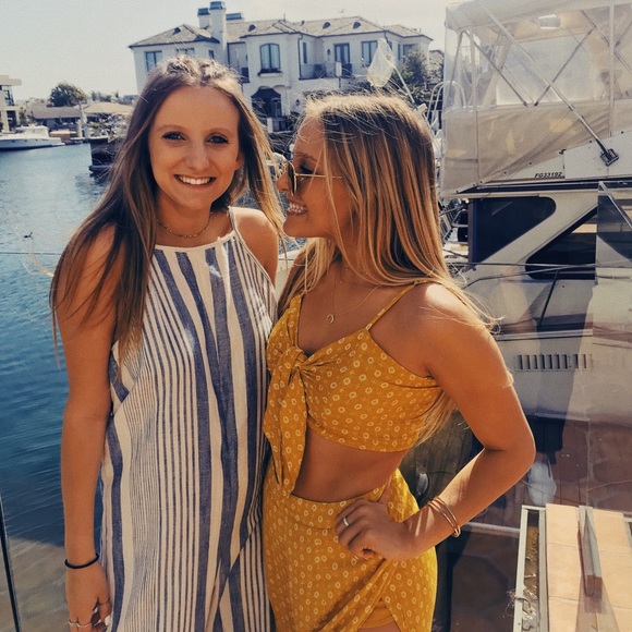 Anastasia Dimitropoulos - Poshmark Profile Picture of Anastasia Dimitropoulos (@anastasiaadim) on Poshmark