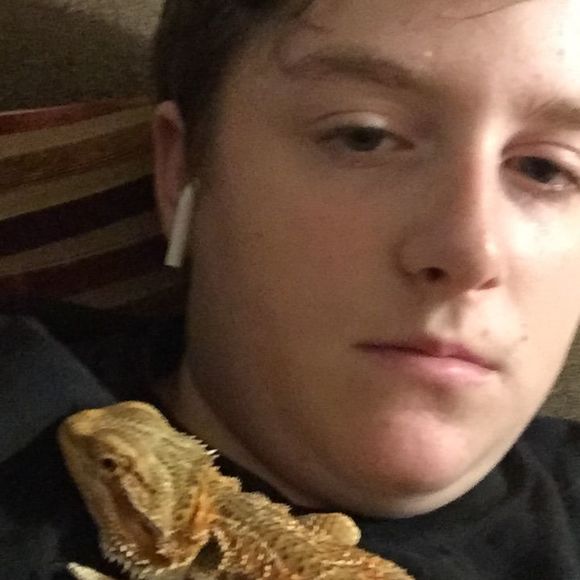 Profile Picture of Nicholas Horton (@nicholashort146) on Poshmark