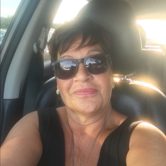Profile Picture of Donna Richetta (@dmr710) on Poshmark