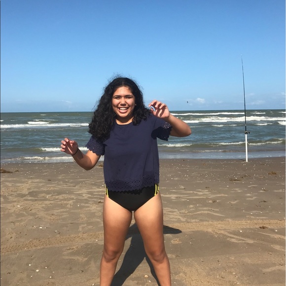 Profile Picture of Abby Quintero (@abbyq14) on Poshmark