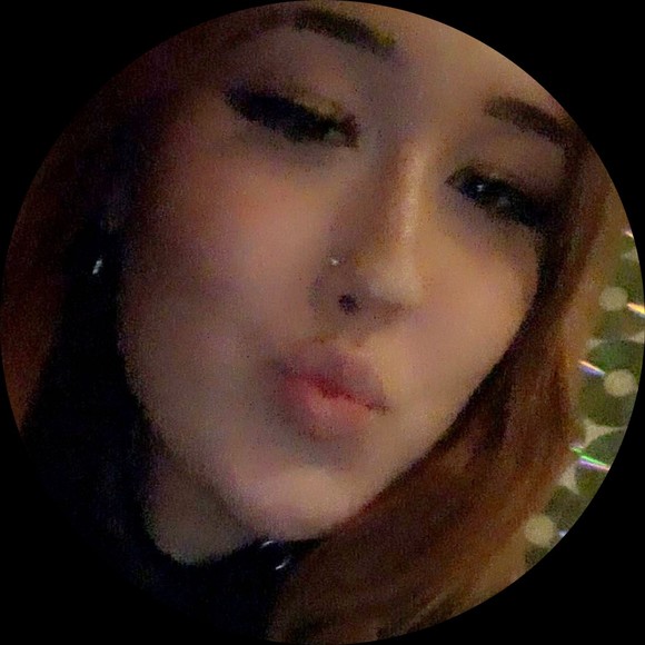 Profile Picture of Isabelle Curtis (@isabellecurtis) on Poshmark