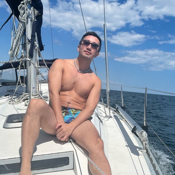 Profile Picture of Andrew Zhao (@andrewcarlzz) on Poshmark