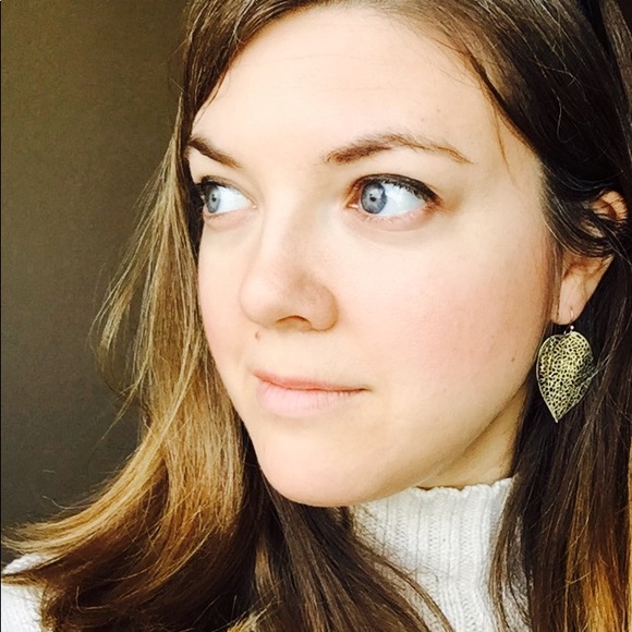 Profile Photo of Abbie Mumley (@mumleymama) on Poshmark