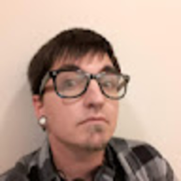 Profile Picture of Josh Wolfe (@joshwolfe207) on Poshmark