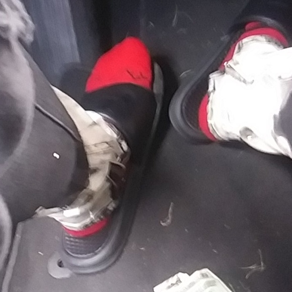 Profile Picture of Ariel Walls (@aretro00) on Poshmark