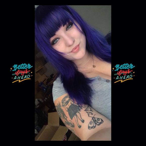 Profile Picture of Violet hayes Hilt (@violethayes) on Poshmark