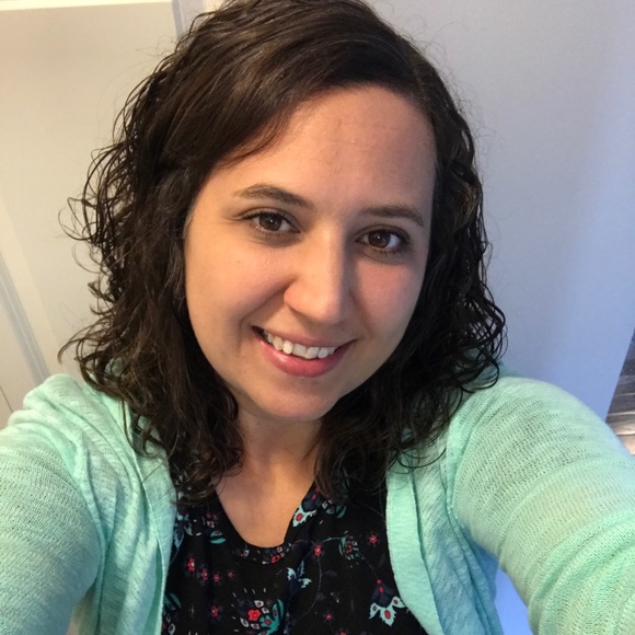 Profile Picture of Carla Foreman (@abetxibear) on Poshmark
