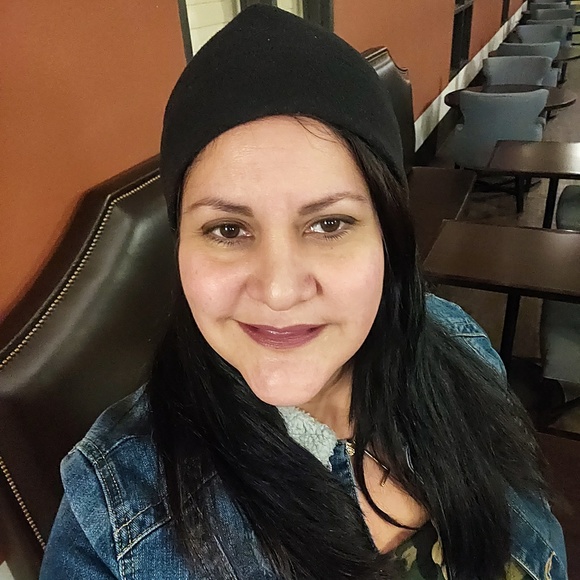 Profile Picture of Lucia Rodriguez (@luciajrm) on Poshmark