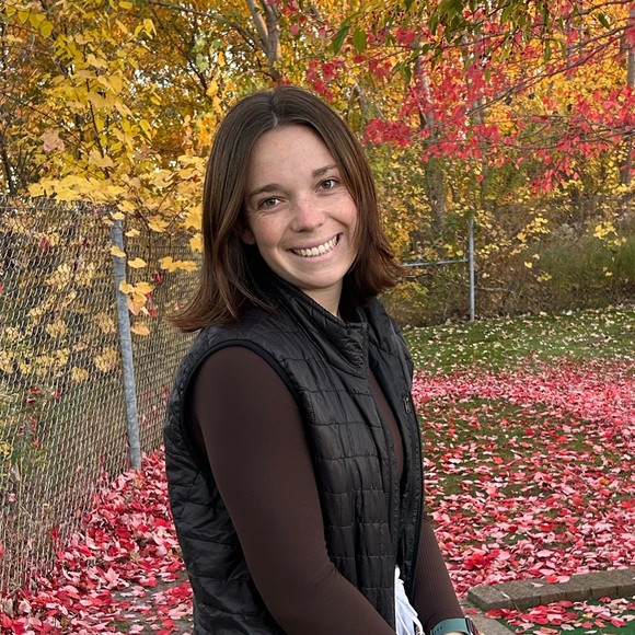 Profile Picture of Claire Walters (@bwalters711) on Poshmark