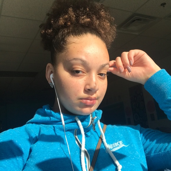 Profile Picture of Jasmine Price (@jasprice99) on Poshmark