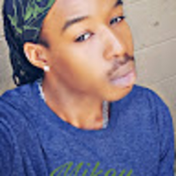 Profile Picture of Michael Mobley (@michael_mobley) on Poshmark